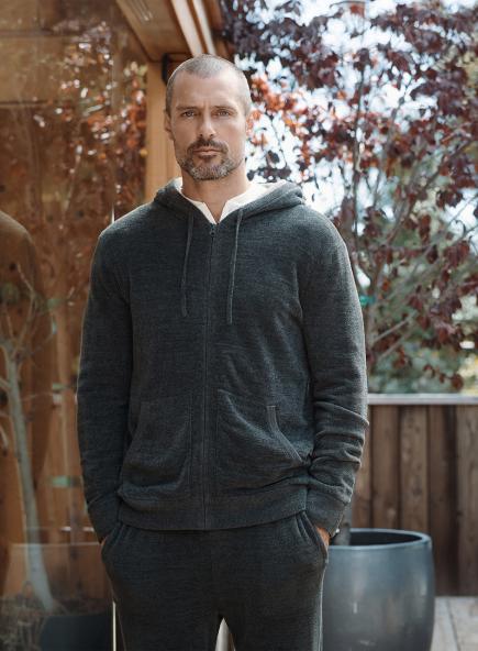 メンズ ジップアップフーディー コージーシックウルトラライト