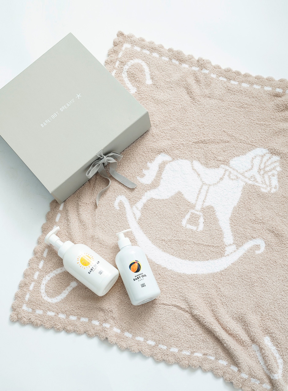 【ギフト】ベビーオイル&ベビーソープ&木馬ブランケットセット(アイボリー)