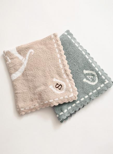 ＜予約＞【イニシャル刺繍】スカラップ レシービング ブランケット コージーシック